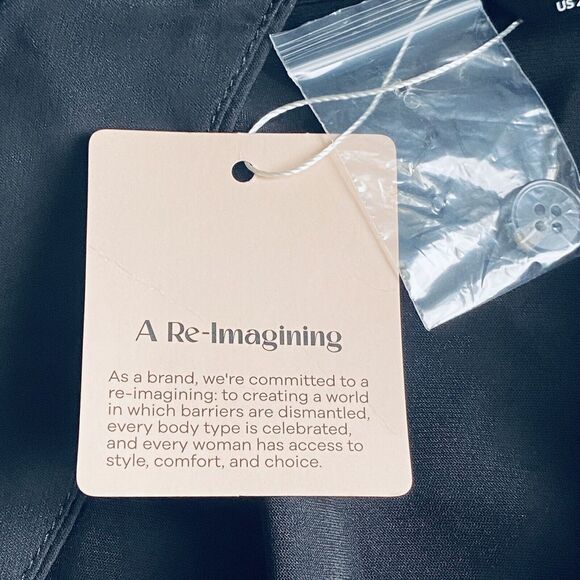 Bloom Chic Tunic Top Plus Size 28 Black Button Up Roll Tab Sleeves Satin NEW - Picture 7 of 9